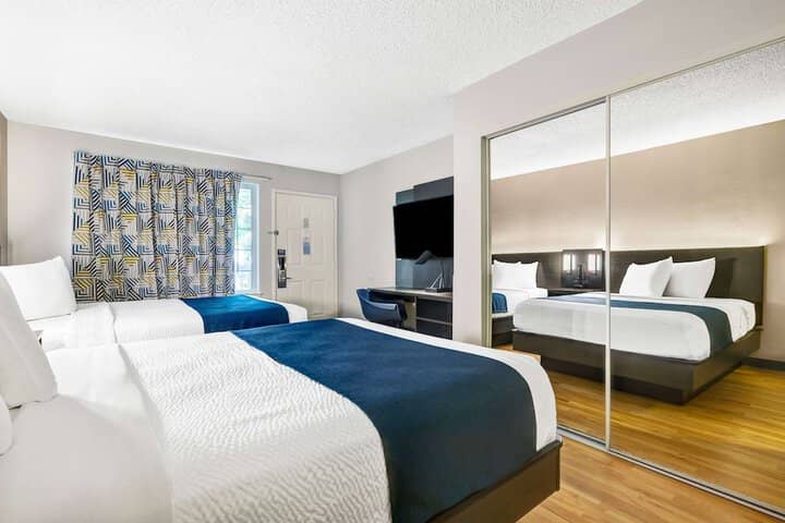 Room 12 of 34
