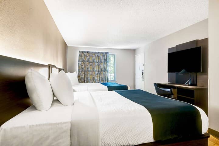 Room 10 of 34