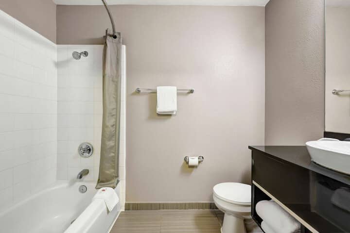 Room 16 of 34